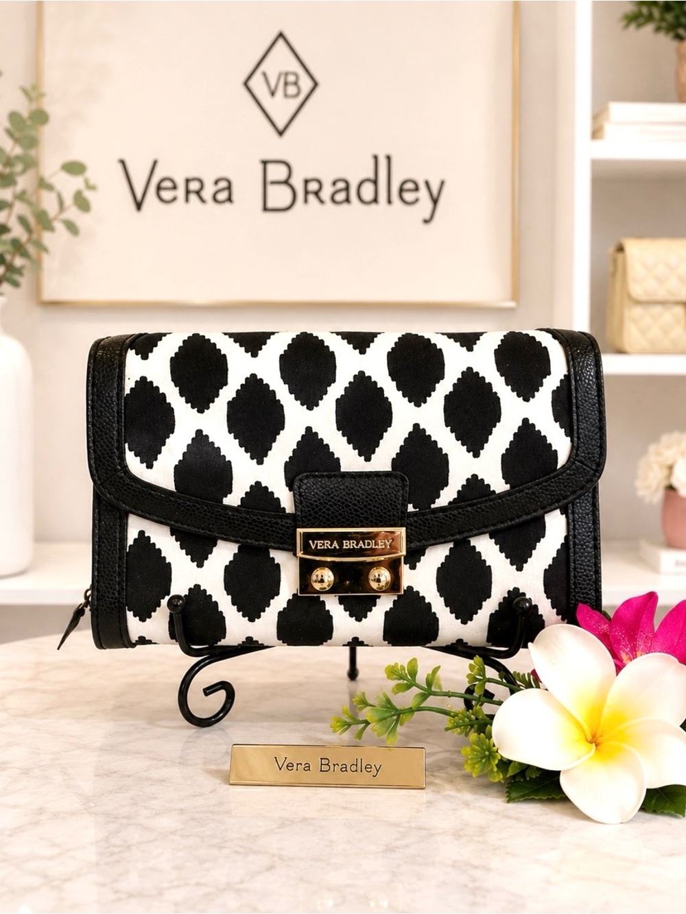 VERA BRADLEY Black/Cream Geometric Wristlet Pebbled Leather Trim Gold Hardware